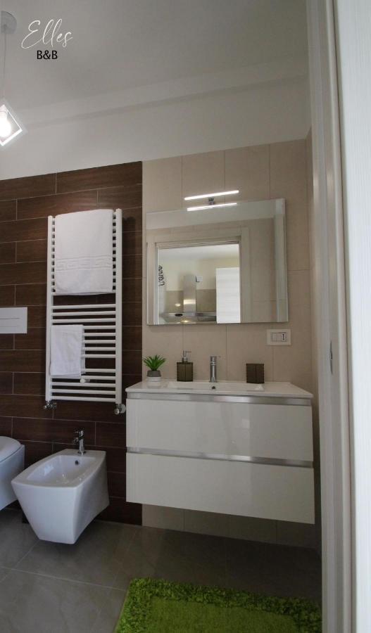 B&B Elles Con Parcheggio Interno Барлетта Екстер'єр фото