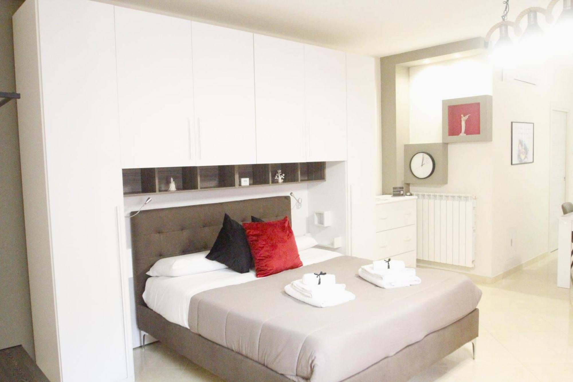 B&B Elles Con Parcheggio Interno Барлетта Екстер'єр фото